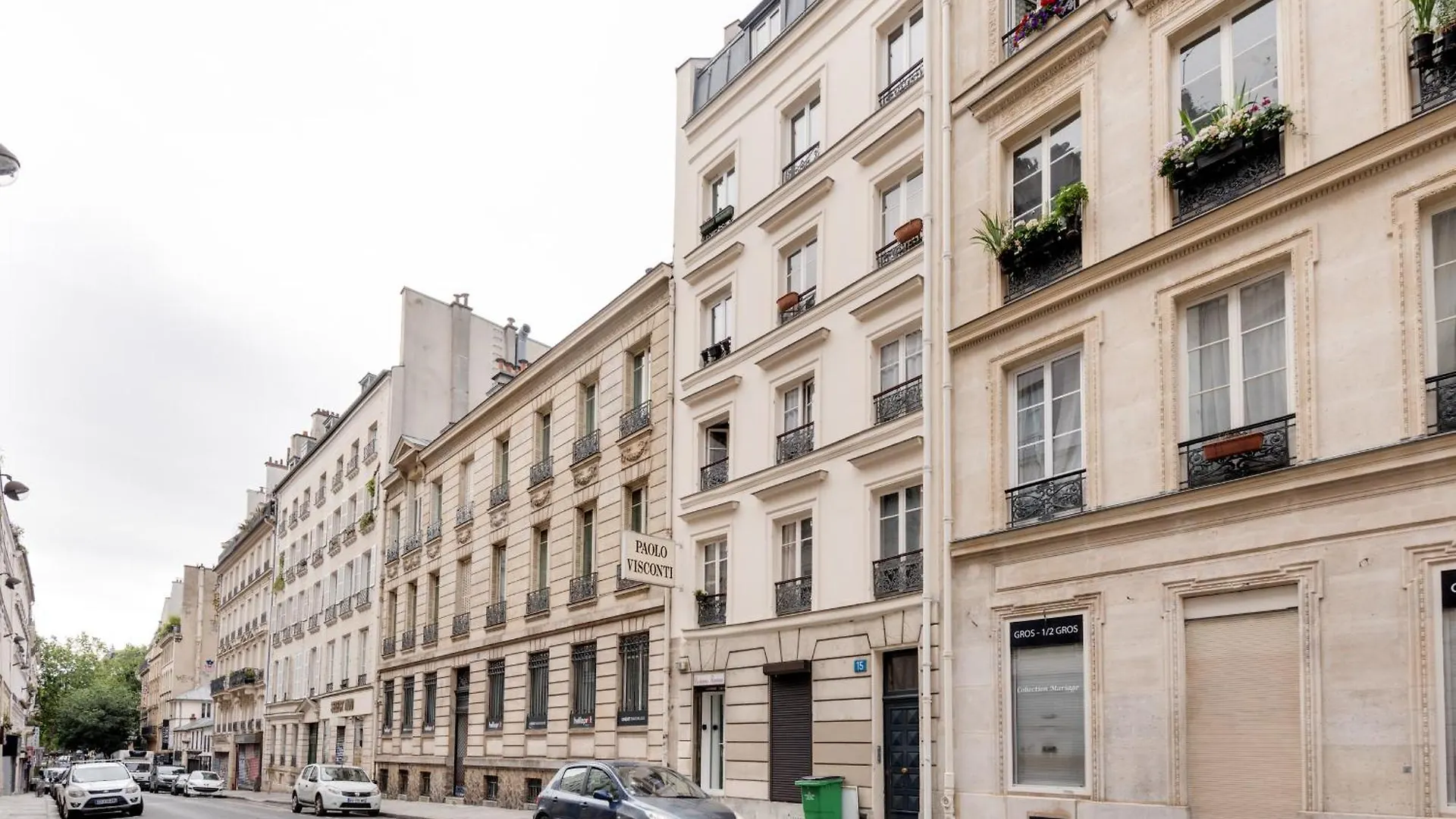 2pers#republique#paris 3 * Paris